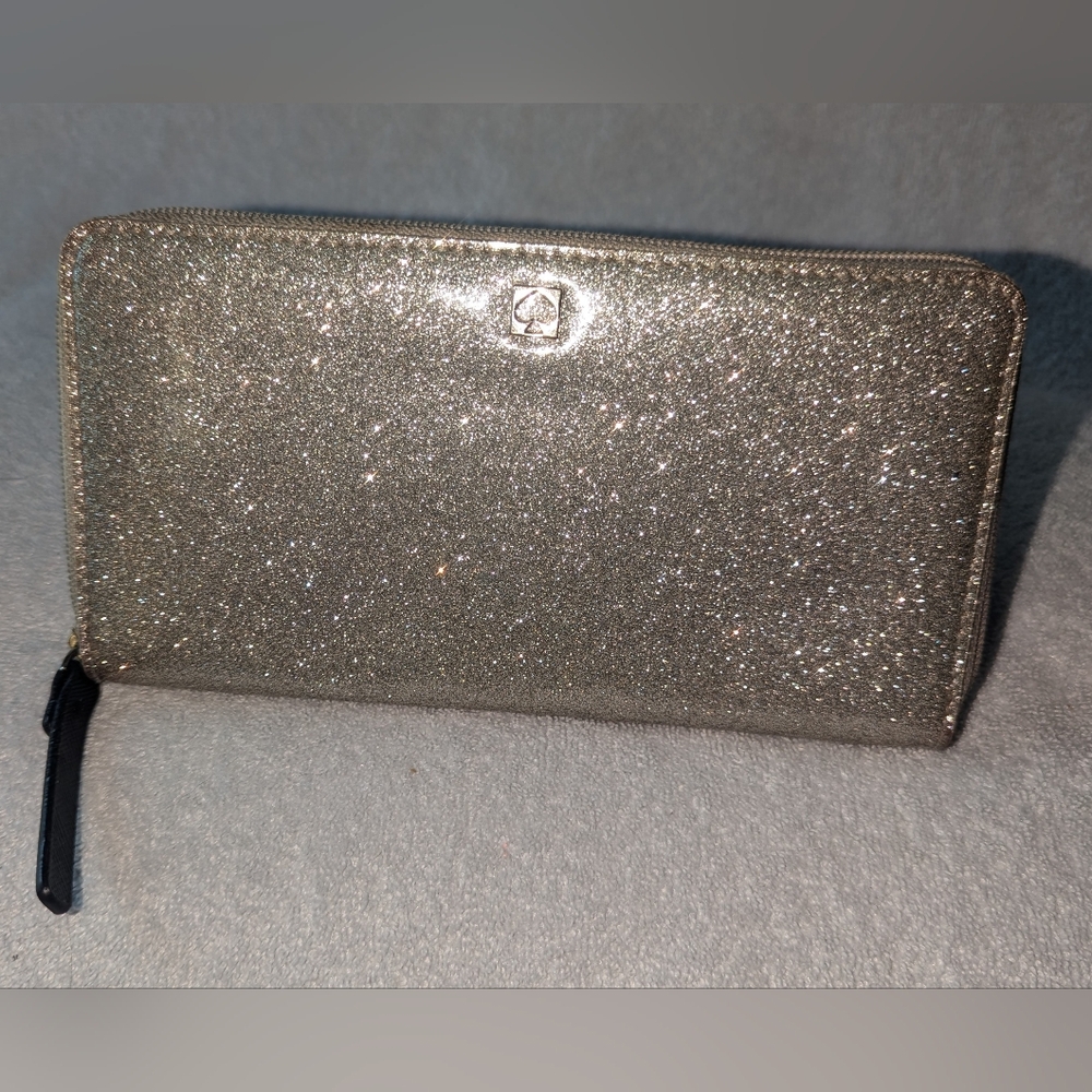 Kate Spade New York Mavis Street Neda continental zip around wallet.